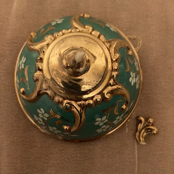 TFM The Franklin Mint Faberge Porcelain Musical Egg Jasmine Crafted in Thailand - Picture 7 of 7